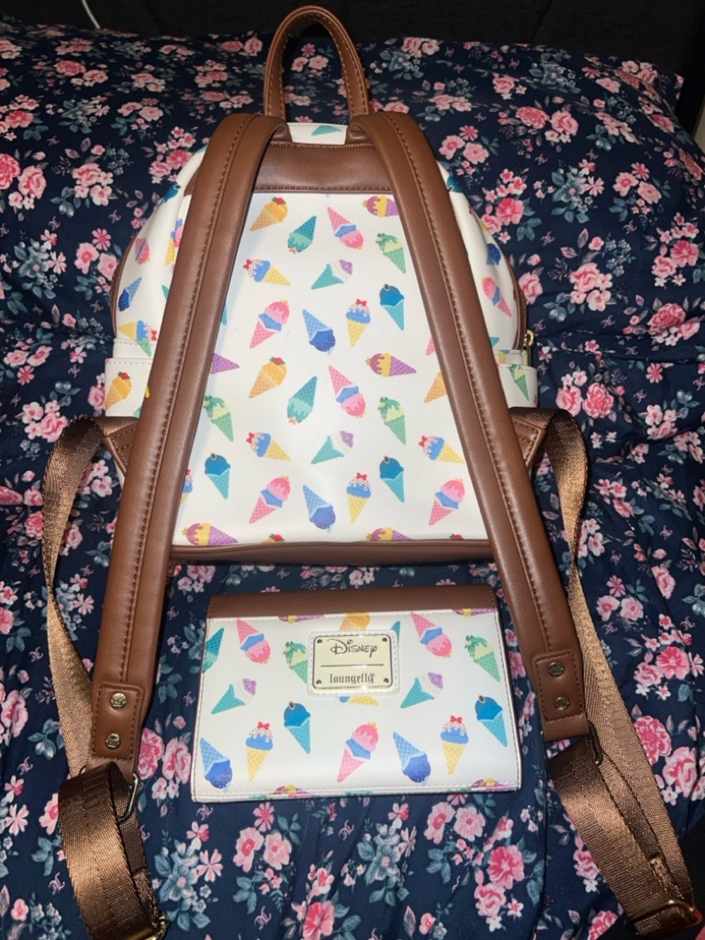 Disney/loungefly ice cream cone + wallet mini backpack set - Picture 9 of 9